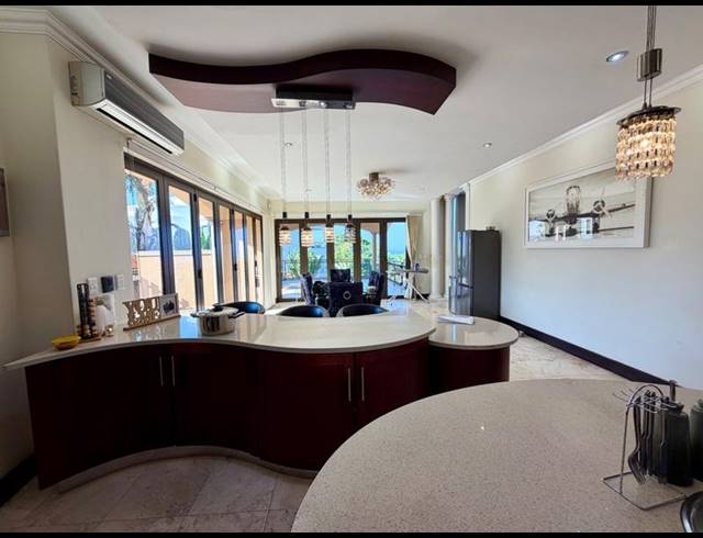 5 BEDROOM HOUSE FOR SALE IN UMHLANGA CENTRAL